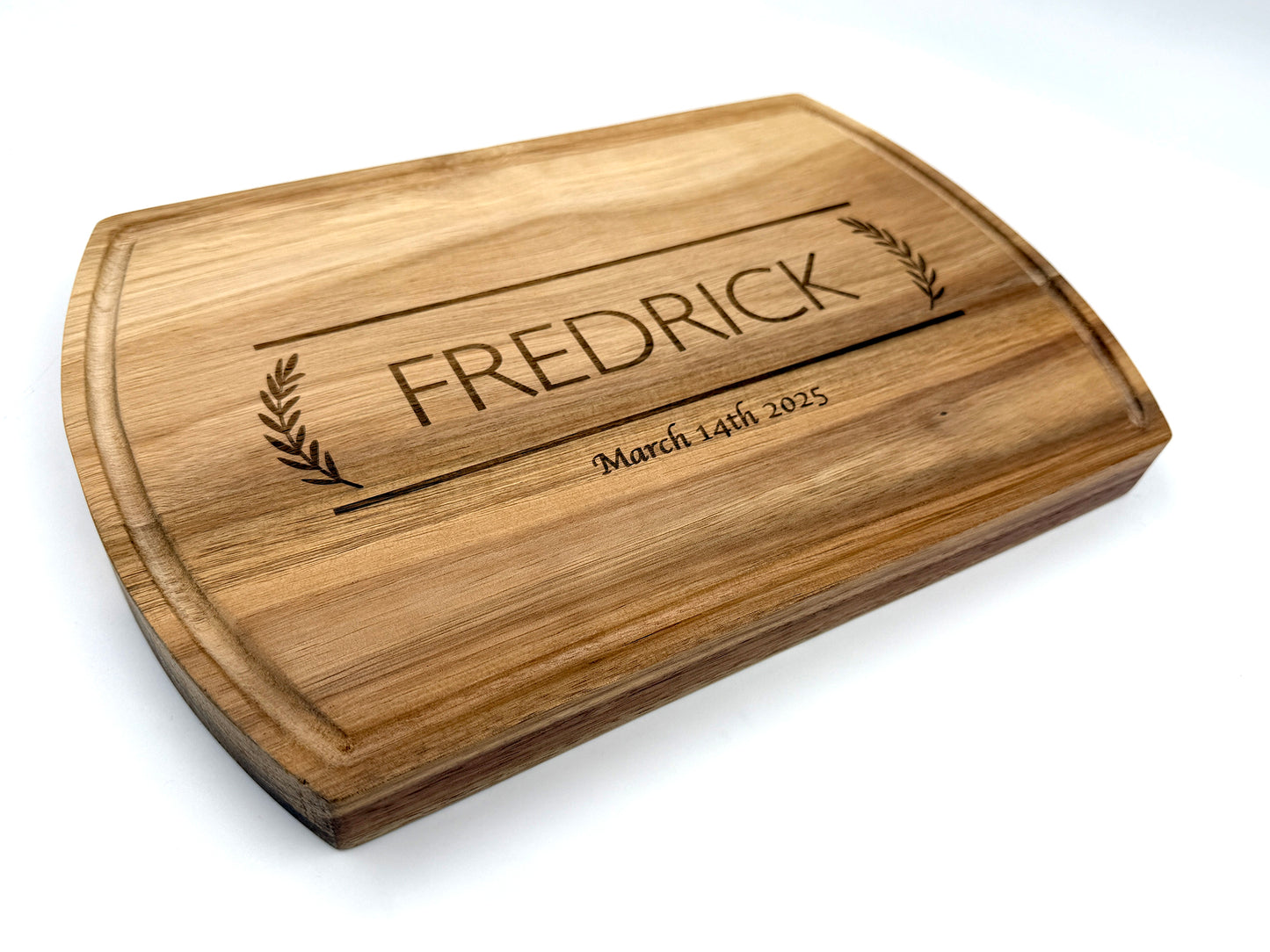 ACACIA ROUNDED CORNER CUTTING BOARD