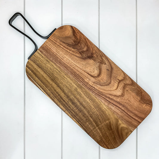 ACACIA CUTTING BOARD WITH BLACK METAL HANDLE